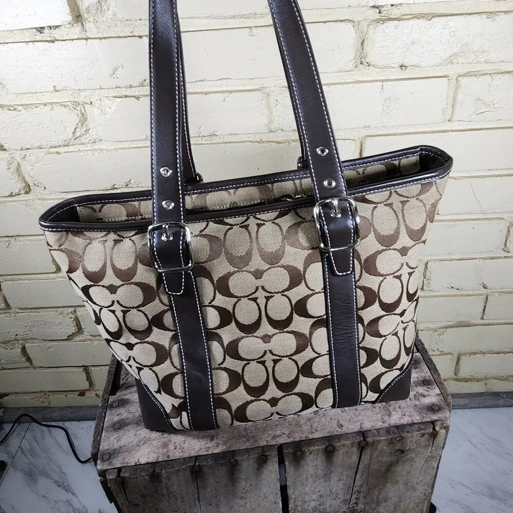 Like New Vintage Coach Signature C's Khaki Shoulder Bag Tote Purse m